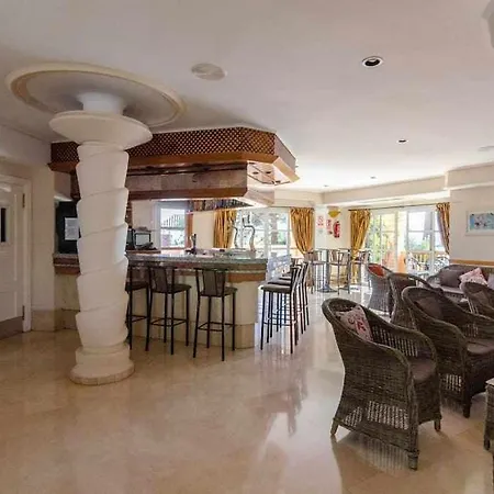 Gran Terraza Con Piscina Junto A Mijas Golf